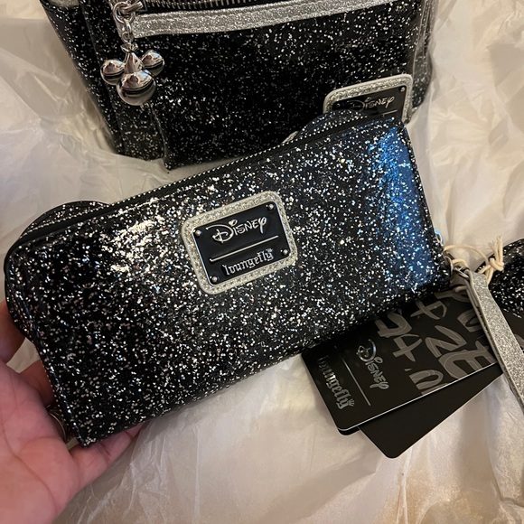 Loungefly Minnie Mouse Glitter Happy New Year Mini Backpack & Wallet - Picture 4 of 9